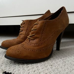 Price final. ALDO Oxford heels leather